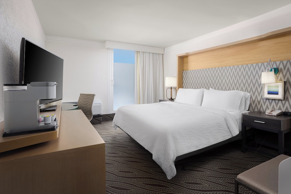 holiday inn resort oceanfront at surfside beach by ihg