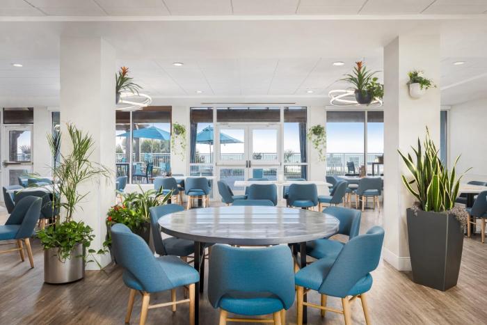 holiday inn resort oceanfront at surfside beach by ihg
