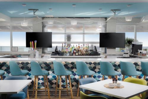 holiday inn resort oceanfront at surfside beach by ihg