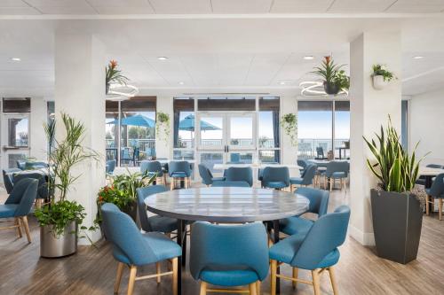 holiday inn resort oceanfront at surfside beach by ihg