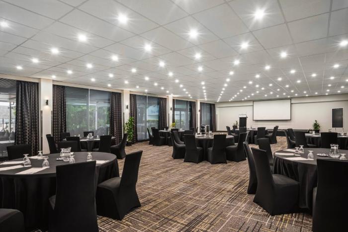 holiday inn suva by ihg