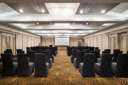 holiday inn suva by ihg