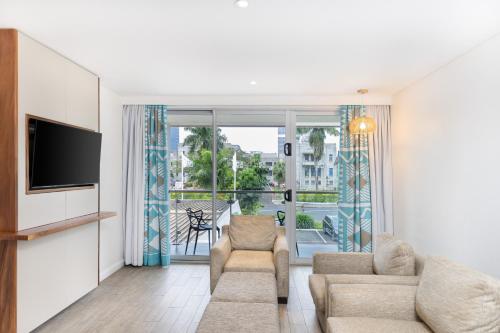 holiday inn suva by ihg