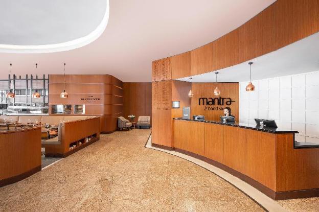 mantra 2 bond street sydney