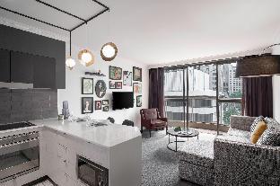 mantra 2 bond street sydney