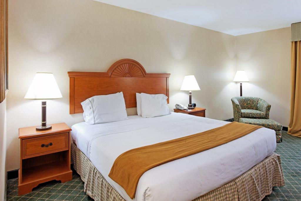 holiday inn express hotel and suites sylacauga by ihg