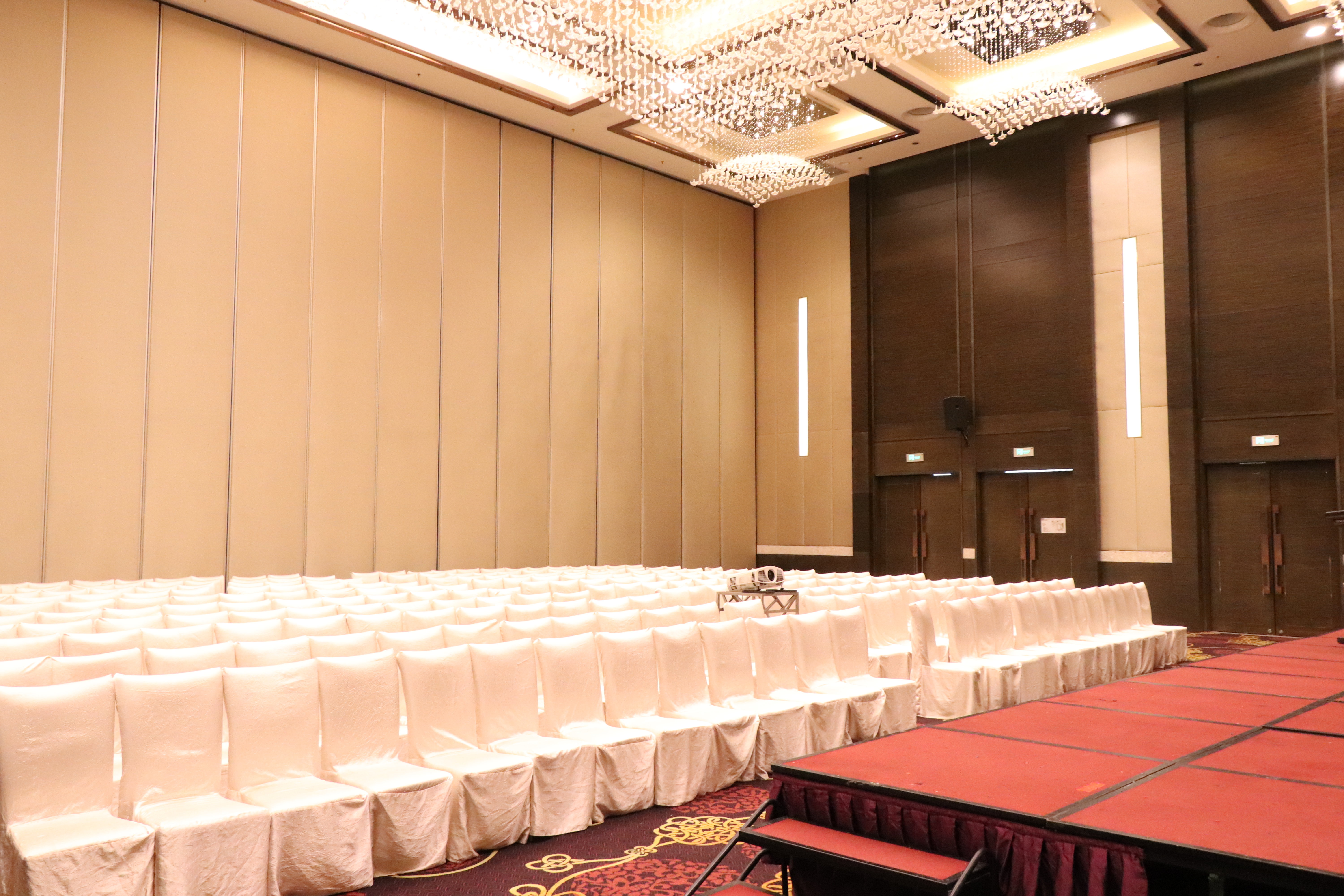 holiday inn panjin aqua city by ihg