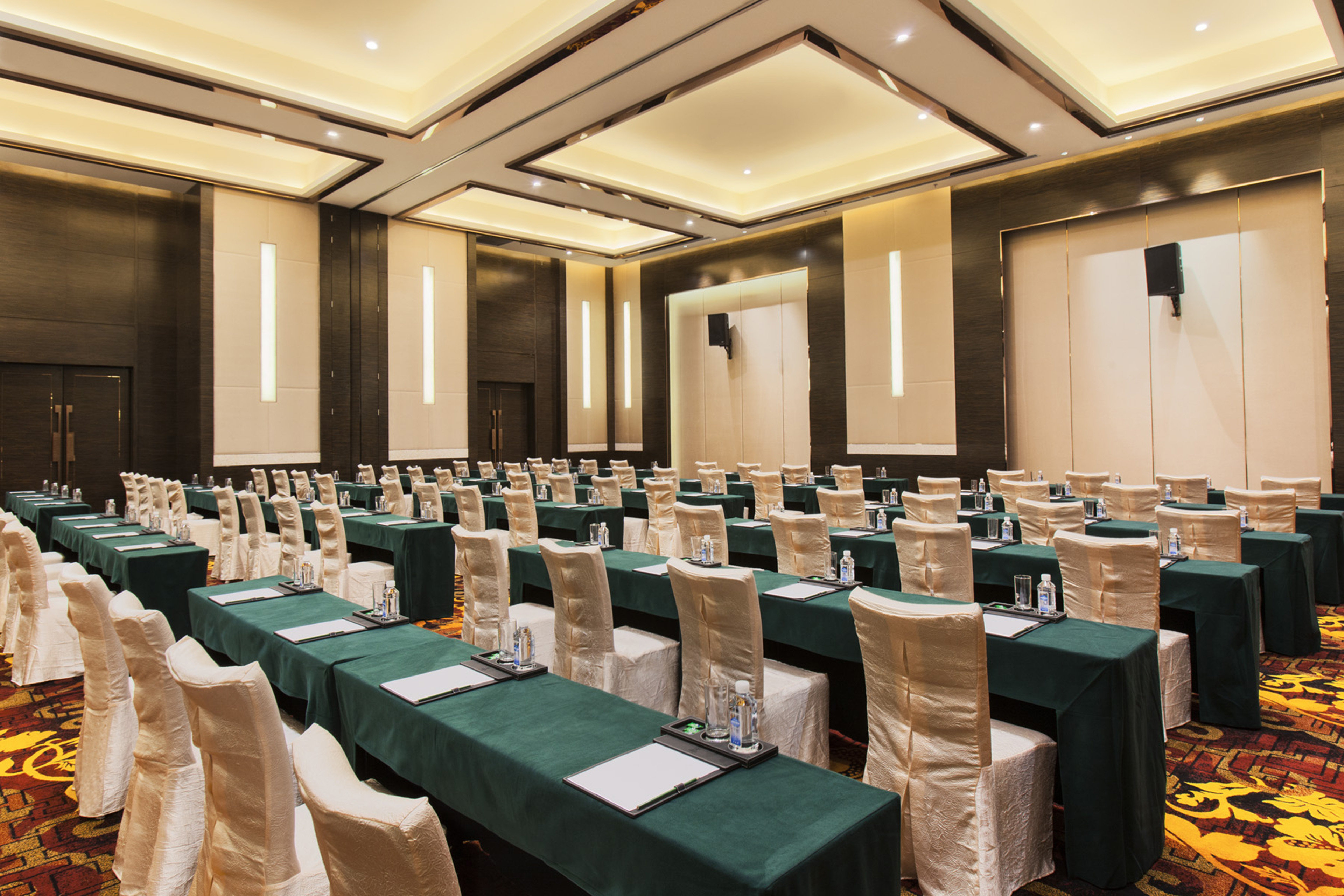 holiday inn panjin aqua city by ihg