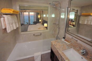 alexander the great beach hotel