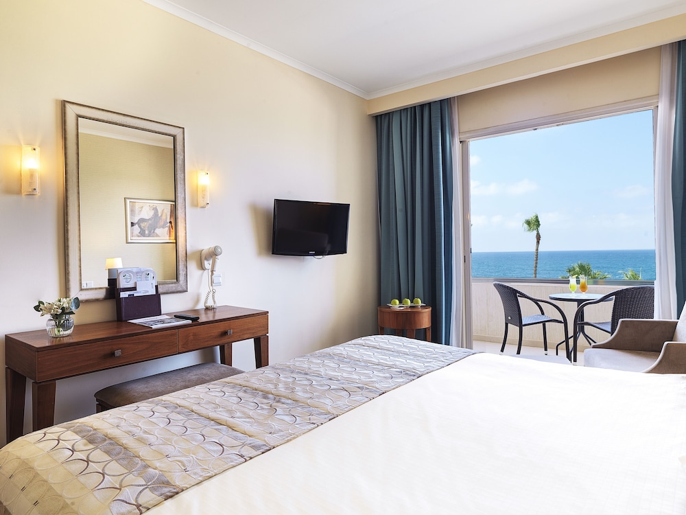 alexander the great beach hotel