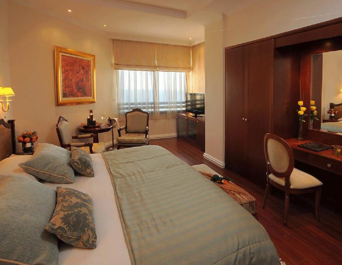 alexander the great beach hotel