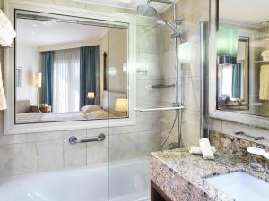 alexander the great beach hotel