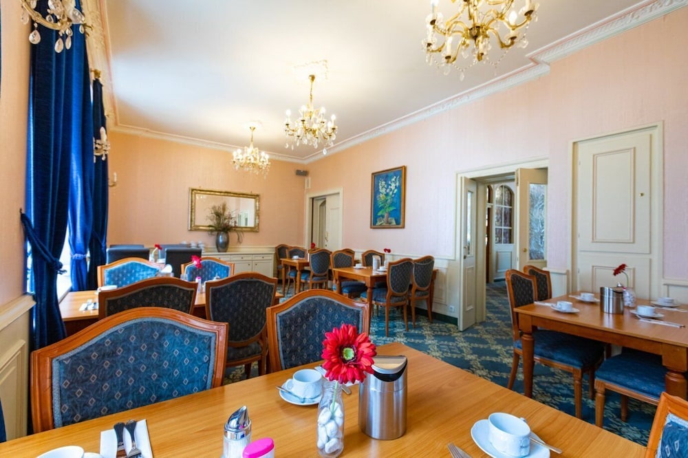 hotel rheinischer hof