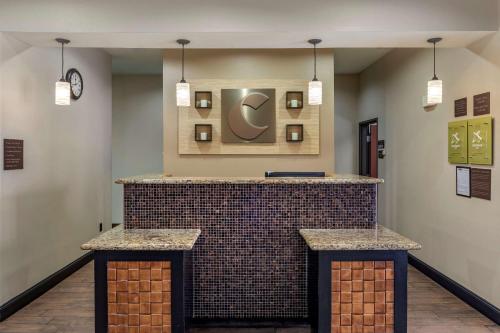 Comfort Inn & Suites Paris,Marble Falls>>Lamar,3 star