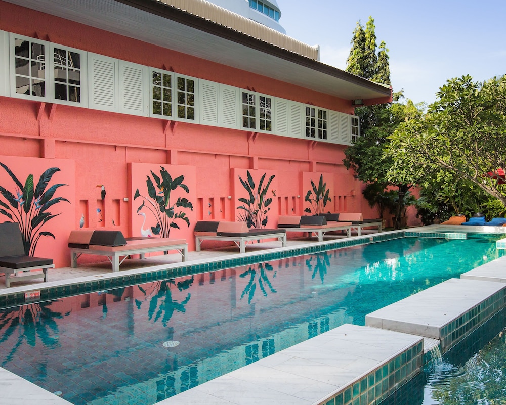 sandalay resort pattaya