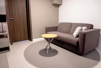 eurobuilding tama san cristobal