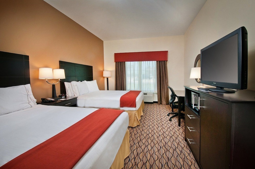 holiday inn express hotel and suites pearsall by ihg