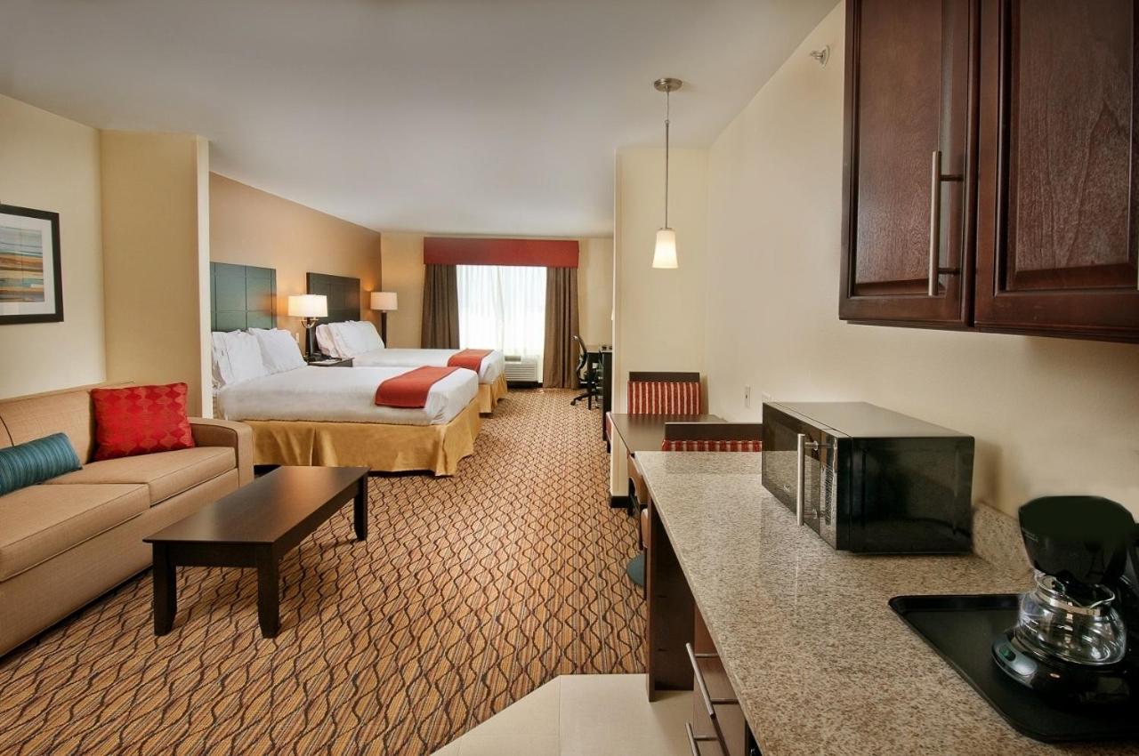 holiday inn express hotel and suites pearsall by ihg