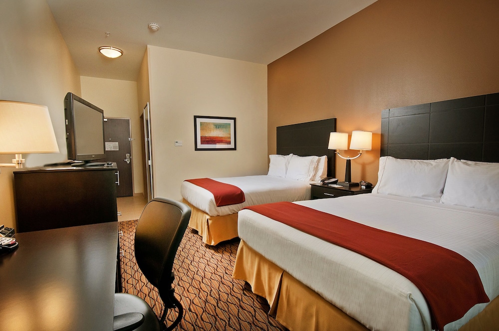 holiday inn express hotel and suites pearsall by ihg
