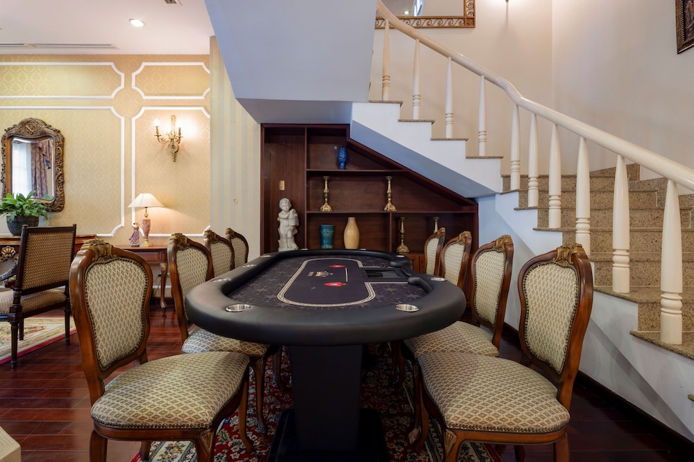 hidden mansions saigon resort