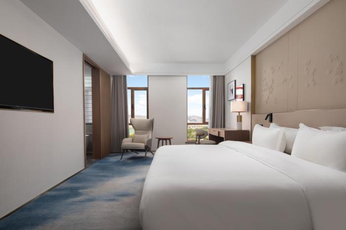 doubletree by hilton altay fuyun