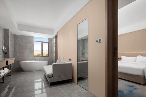 doubletree by hilton altay fuyun