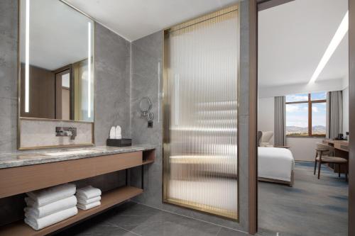 doubletree by hilton altay fuyun