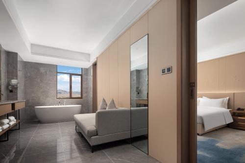 doubletree by hilton altay fuyun