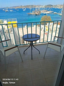 mia hill suites