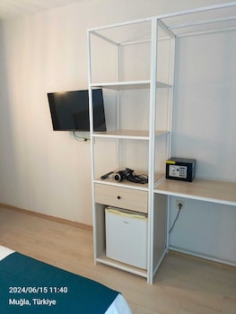 mia hill suites