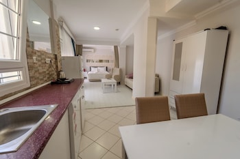 mia hill suites
