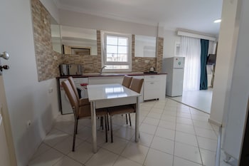 mia hill suites