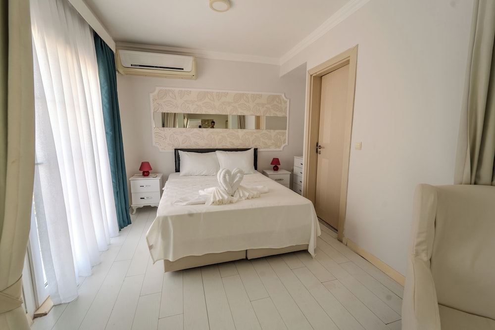 mia hill suites