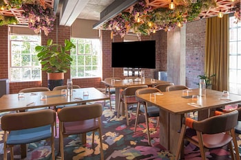 canopy by hilton cape town longkloof
