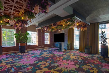 canopy by hilton cape town longkloof