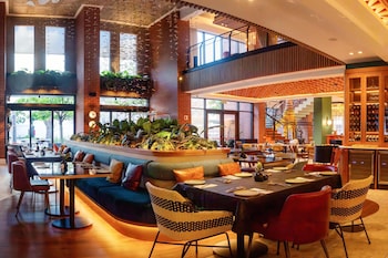 canopy by hilton cape town longkloof