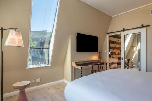 canopy by hilton cape town longkloof