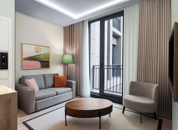 altunizade suites istanbul curio collection by hilton