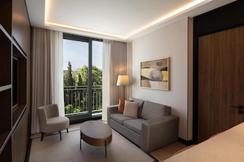 altunizade suites istanbul curio collection by hilton