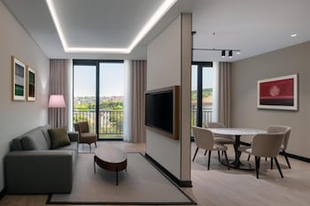 altunizade suites istanbul curio collection by hilton