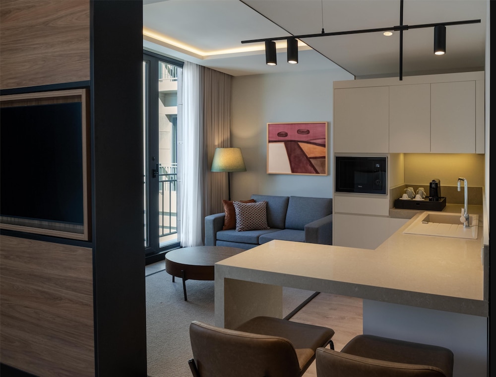 altunizade suites istanbul curio collection by hilton