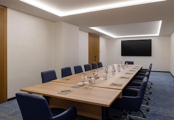 altunizade suites istanbul curio collection by hilton