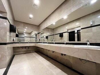 hussein beyari hotel