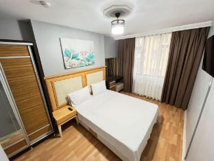 city blue hotel