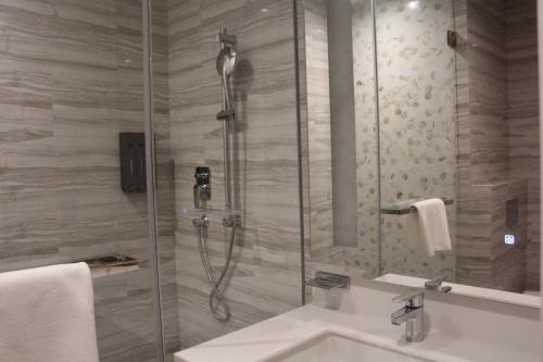 kandy myst by cinnamon