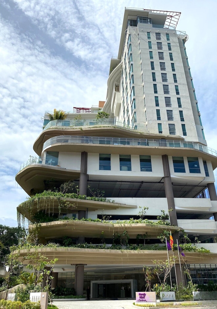 kandy myst by cinnamon