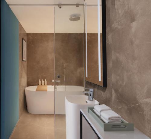 hilton garden inn surat city centre