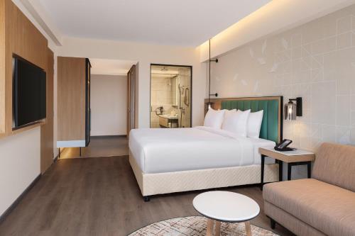 Hilton Garden Inn Surat City Centre,,4 star