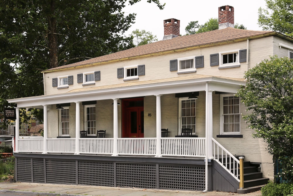 kingston carriage house