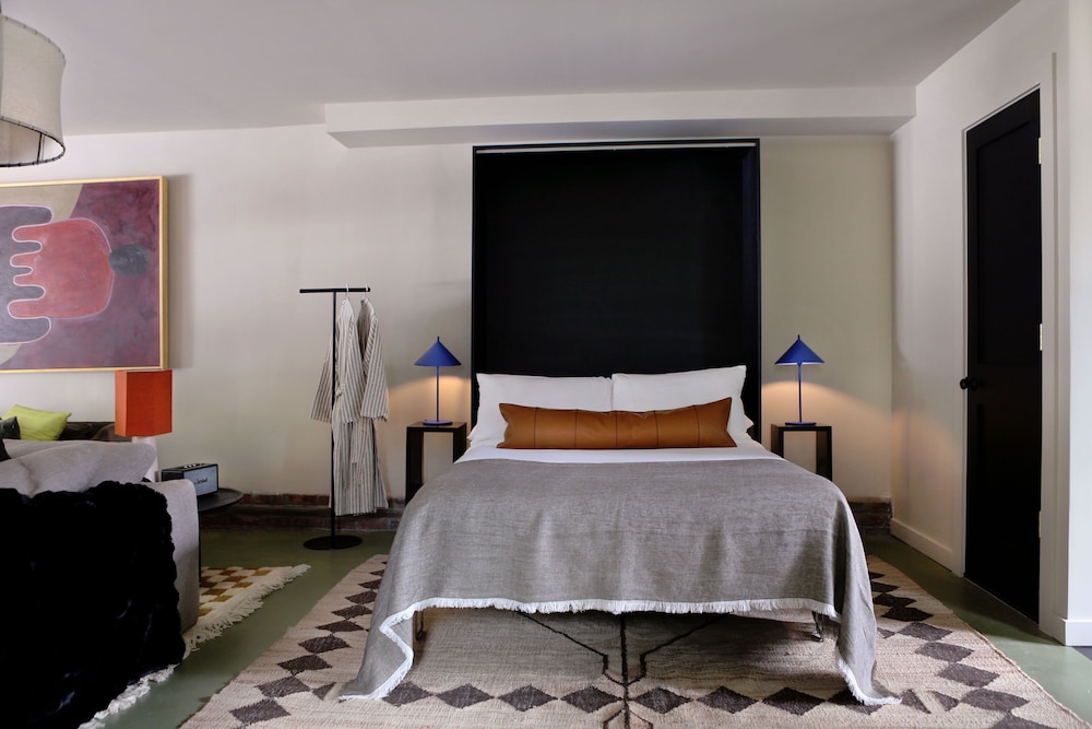 kingston carriage house